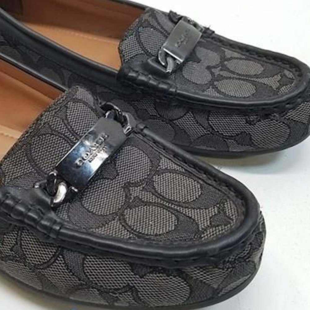 Coach Olive Loafers Women's Sz 8.5   Brand: Coach Style: Loafer Color: Olive